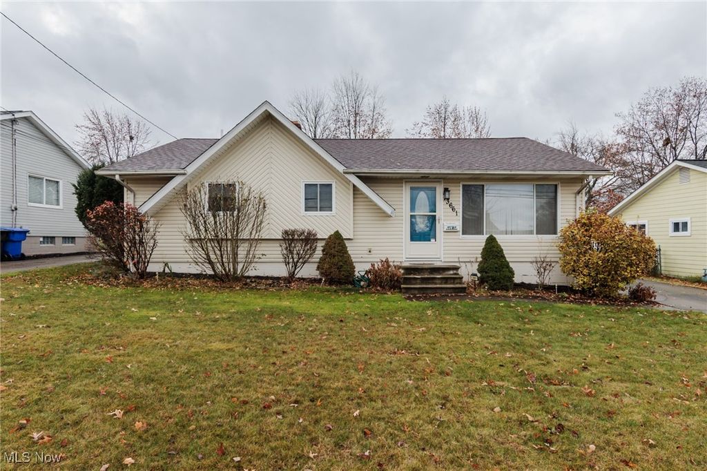 Photo of 13661 Dalebrook Avenue, Brook Park, OH 44142 (MLS # 5174629)