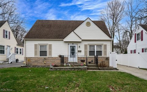 Homes For Sale - 942 E Archwood Avenue<br/> Akron, OH 44306