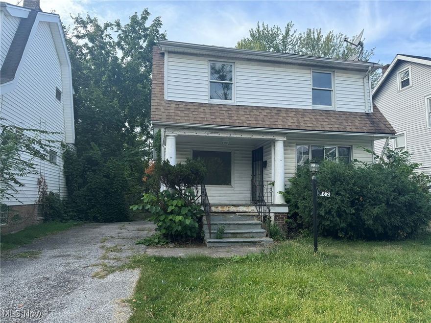 Spacious 4 bed 2 bath single family unit. The property is in decent condition and needs some minor repairs to become move-in ready. Selling as is.