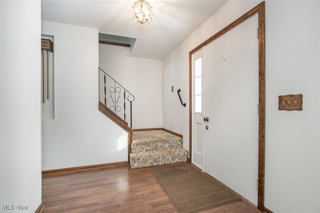 Photo of 17060 Creighton Drive, Chagrin Falls, OH 44023 (MLS # 5179957)