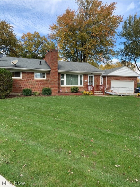 Original owner, located on quiet cul de sac. Owner built home and also kitchen cabinets. Hardwood floors have just been redone. Dining room at one time was used for 3rd bedroom. New flooring in bathroom. Mud room currently being used as laundry room. Large lot with deck and storage shed.
HOME IS IN AN ESTATE AND BEING SOLD "AS IS".