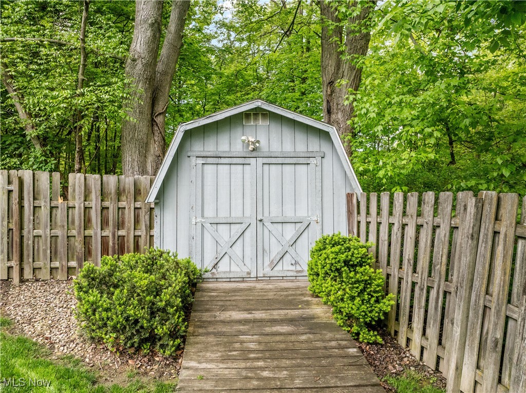 2261 Western Avenue, Alliance, Ohio image 46