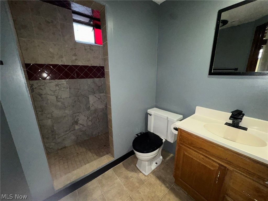 Photo of 581 E 332nd Street, Eastlake, OH 44095 (MLS # 5189104)