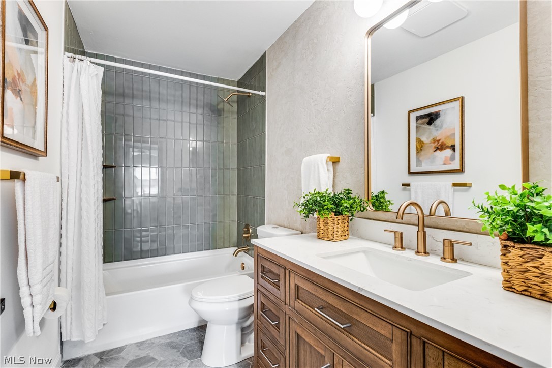 Waynewood - Residential