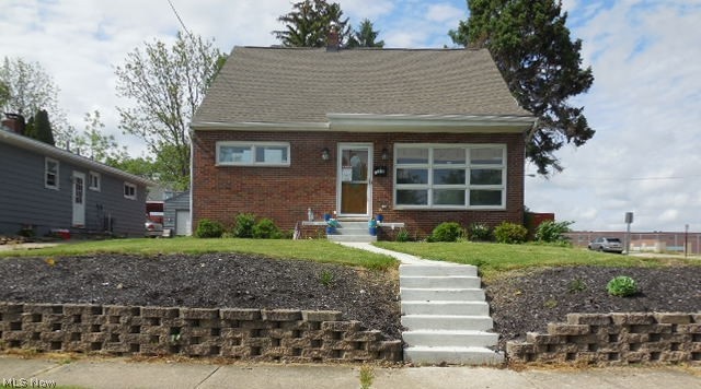 You'll be sold the instant you enter this well maintained 3-bedroom, 2 full bath home. The Livingroom offers plenty of natural light and beautiful hard wood floors.
The dining area is just a step away from the slider that leads to the covered deck. Meal preparation is a breeze in this ultra-modern kitchen complete with newer stainless appliances. We are sure that you will be pleased with the size of the bedrooms and closet/storage space. The finished Rec. room/media room is large enough for all of your family and friends to really live it up. Comes complete with an awesome bar area. (Movie screen and projector do not convey) Square footage in rec. room is not included in square footage. The fenced in yard allows you to entertain and enjoy the wellness spa in private. Home improvements include siding, roof, soffits, gutters, doors, windows, newer c/a unit, electric panel box, privacy fence, covered deck with pull down shades. Please put this on your 'A" list of homes to preview.