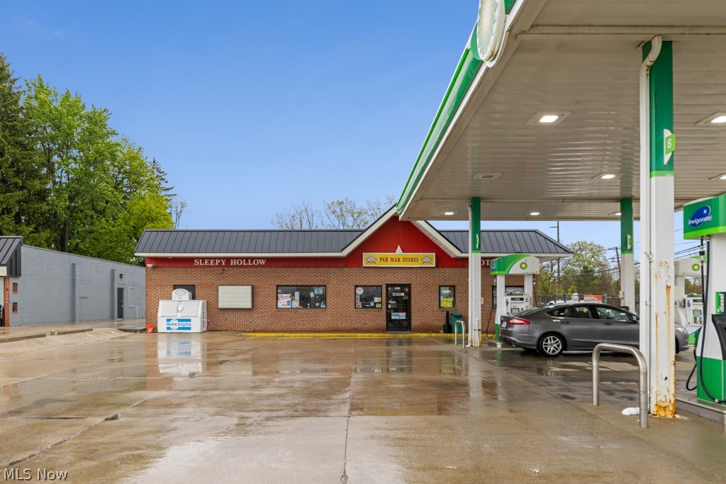 2155 Pearl Road