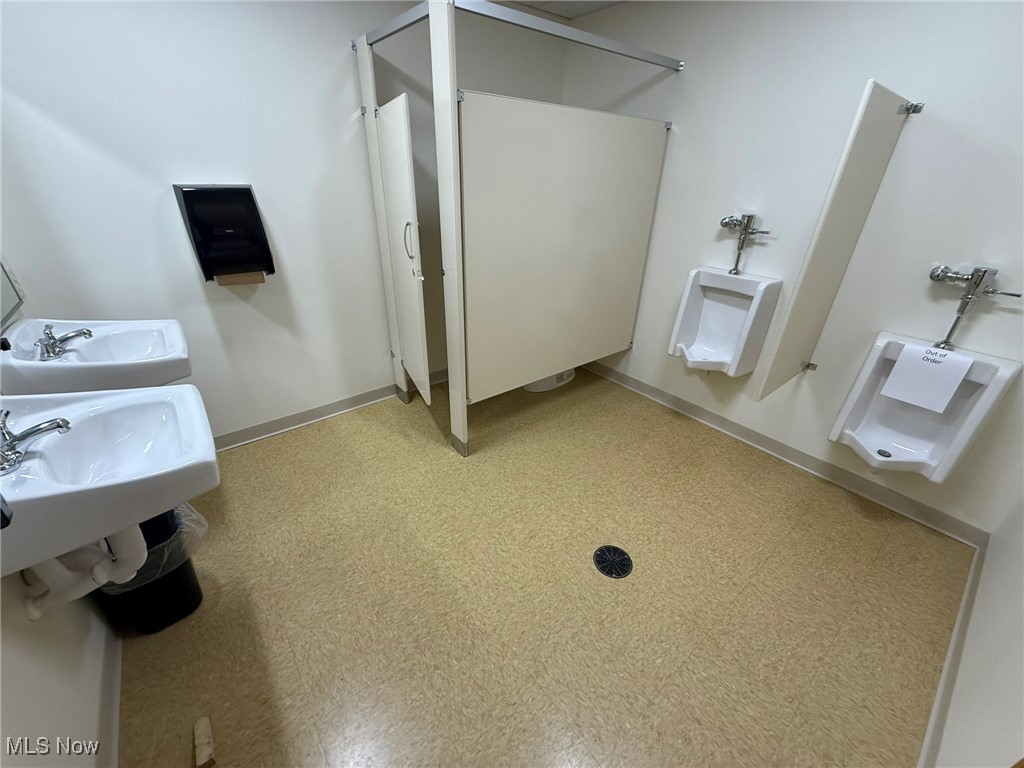 Dover - Commercial Sale