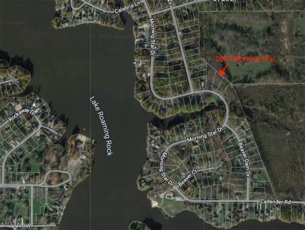 Beautiful Roaming Shores. One of the top bass fishing lakes in Ohio. Just down the street from a heated pool, huge beach, playgrounds and picnic area. Besides great fishing, Roaming Shores boasts of a private Clubhouse, two private beaches, two private heated pools, tennis courts, picnic areas, volleyball courts, marina, restaurant, and a 550 acre private lake.