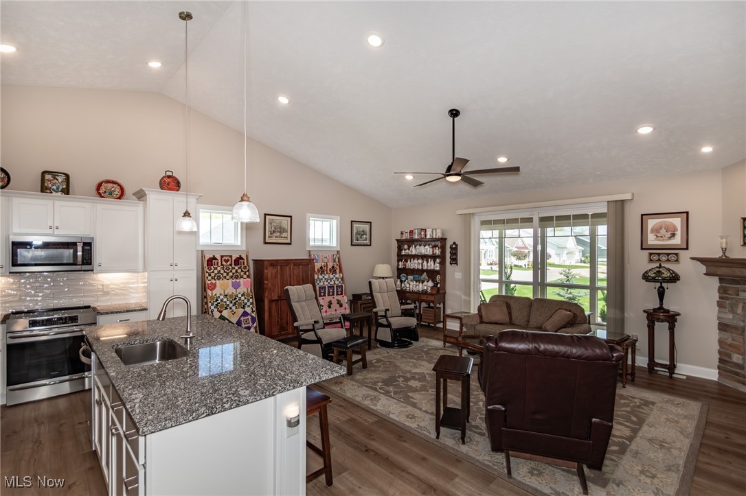 Hygrove Villas Condo - Residential