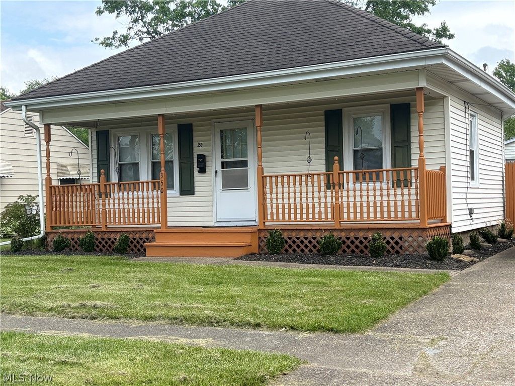 Photo of 350 Louisiana Avenue, Elyria, OH 44035 (MLS # 5210757)