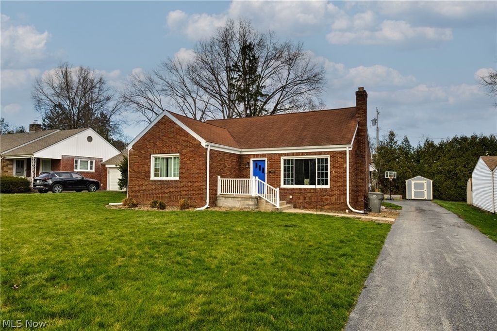 Photo of 3539 Kiowa Drive, Youngstown, OH 44511 (MLS # 5197290)