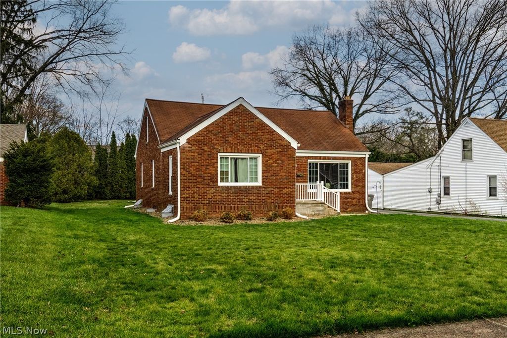 Photo of 3539 Kiowa Drive, Youngstown, OH 44511 (MLS # 5197290)