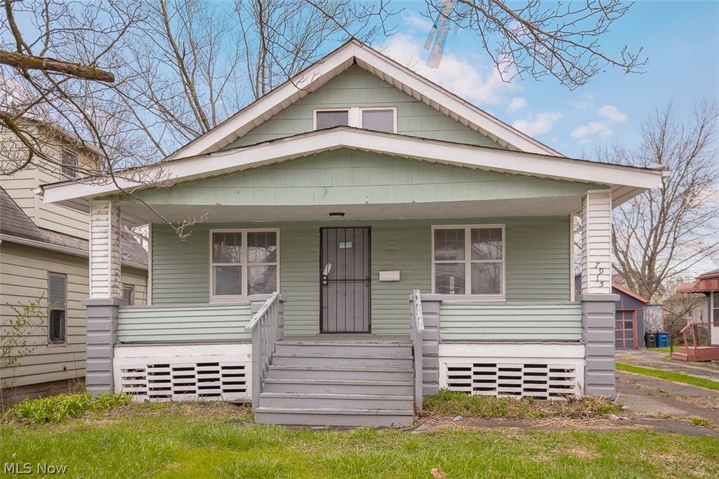 Photo of 7915 Vineyard Avenue, Cleveland, OH 44105 (MLS # 5197919)