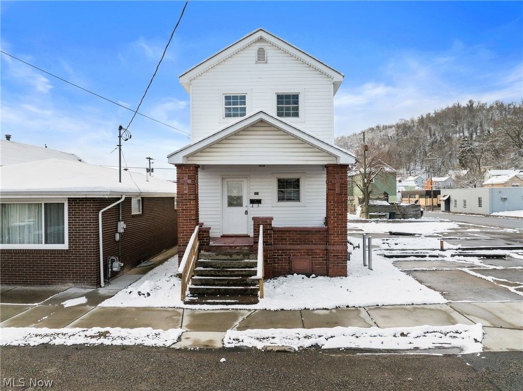 Photo of 523 Union Street, Martins Ferry, OH 43935 (MLS # 5194526)