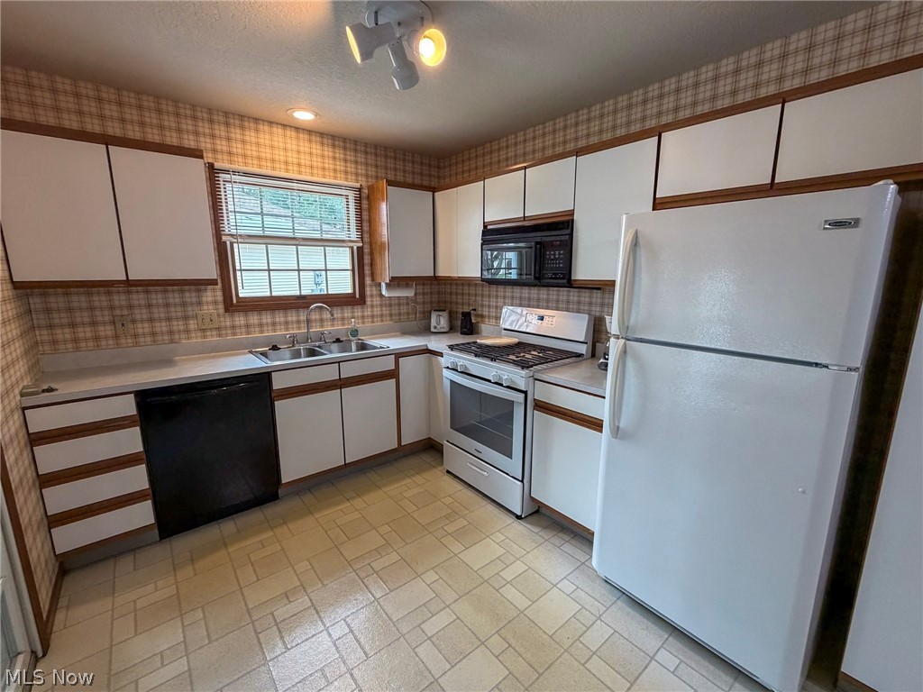 Sunset Knoll Condo - Residential