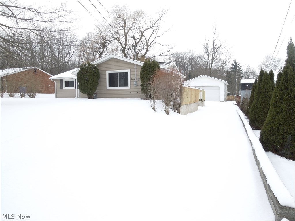 Don't wait to view this fantastic, remodeled ranch home. Updated, clean, bright, neutral decor! Enjoy 3 freshly painted bedrooms and 1.5 bathrooms! Located on a quiet cul-de-sac. Open floor plan! Wonderful kitchen with eat-in dining and stainless steel appliances! Bonus room with washer/dryer hook-ups! Large family room. Newer flooring! Garage! Plenty of storage throughout! Move right in and enjoy!