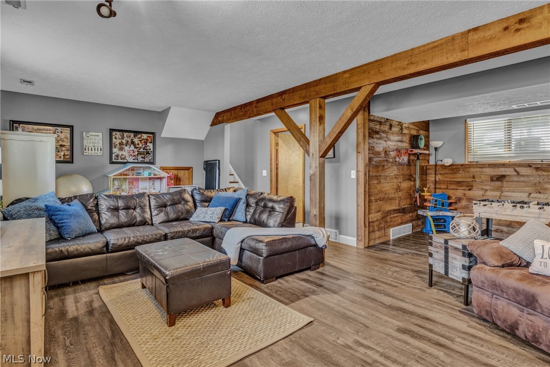 Bond Tr - Residential