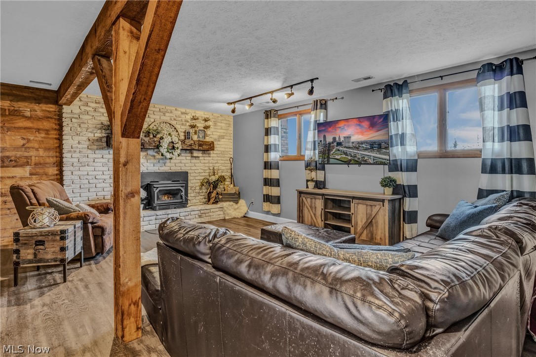 Bond Tr - Residential