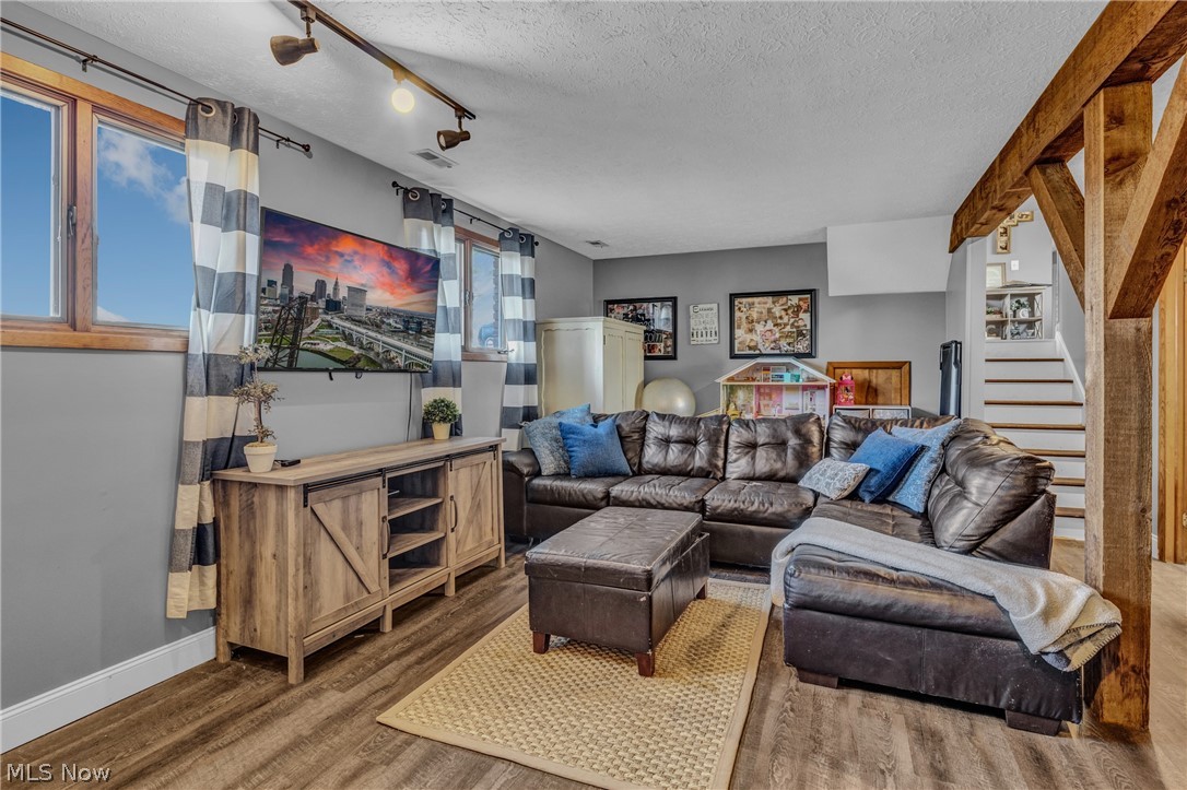 Bond Tr - Residential