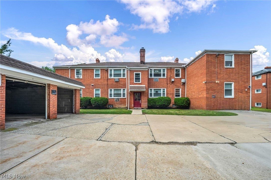 885 S Green Road