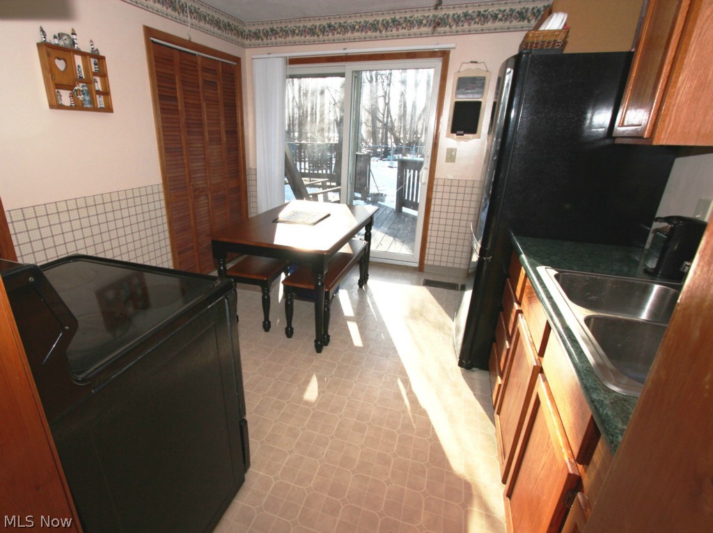 Inwood Beach - Residential Lease