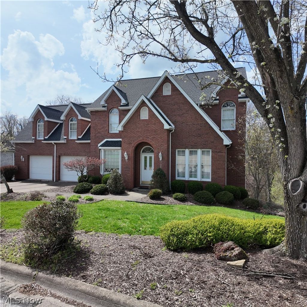 Photo of 101 Lexington Drive, St Clairsville, OH 43950 (MLS # 5198773)