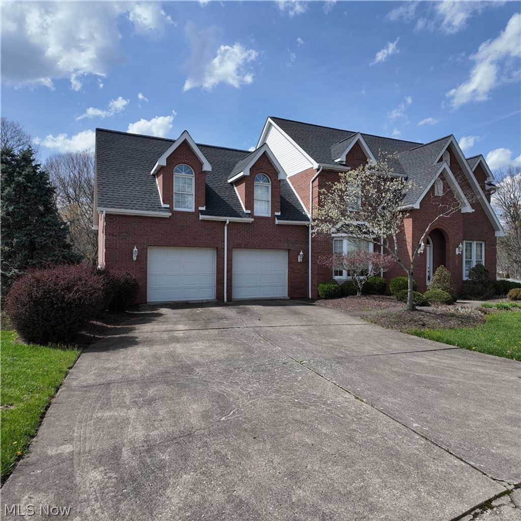 Photo of 101 Lexington Drive, St Clairsville, OH 43950 (MLS # 5198773)