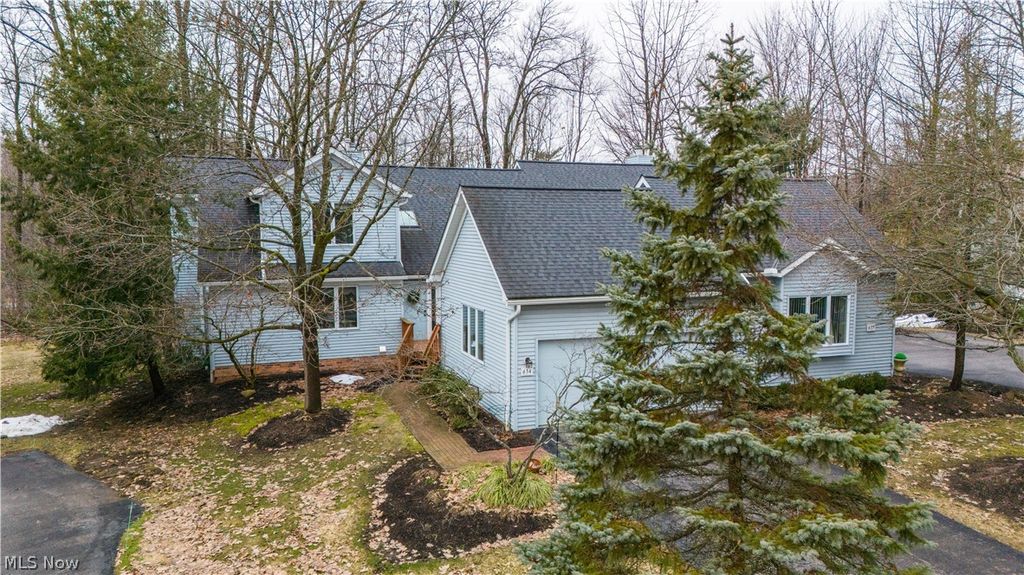Photo of 632 Blue Spruce Trail, Chagrin Falls, OH 44023 (MLS # 5190181)