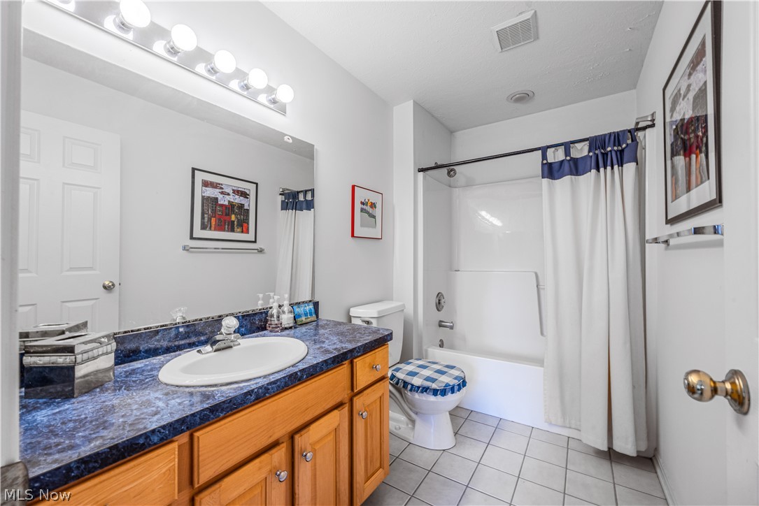 Woods/Auburn Lakes Condo - Residential