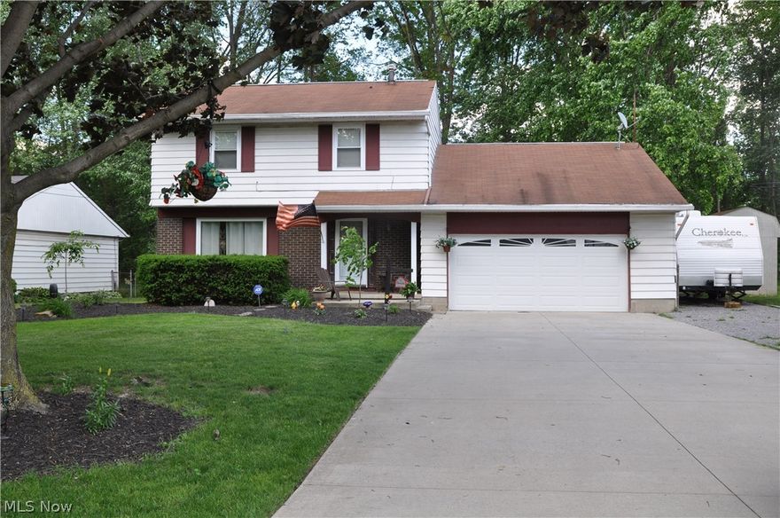 Lovely 4 bedroom Colonial w/fenced back yard in quiet Howland neighborhood! Formal living & dining rooms, large family room, 1 full & 2 half baths, spacious bedrooms, rec room in basement, newer concrete driveway, electric upgraded, remodeled full & half bath, kitchen appliances stay. Won't last!