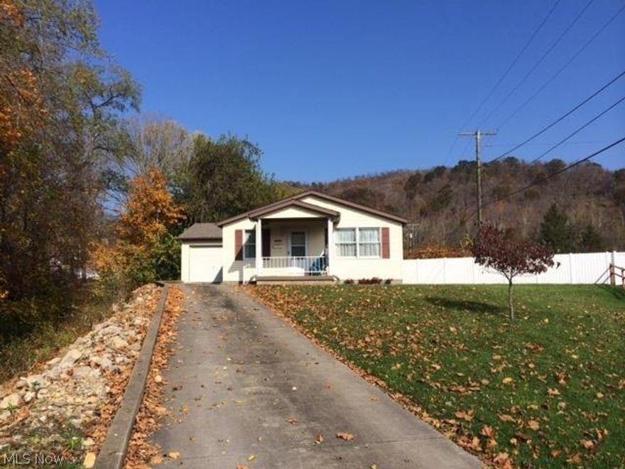 Great 1 story 2 bedroom ranch with open floor plan.  Nice flat fenced yard and a one car garage.  This home was built in 1992 and is ready to move in with newer, furnace, hot water tank, and roof.
