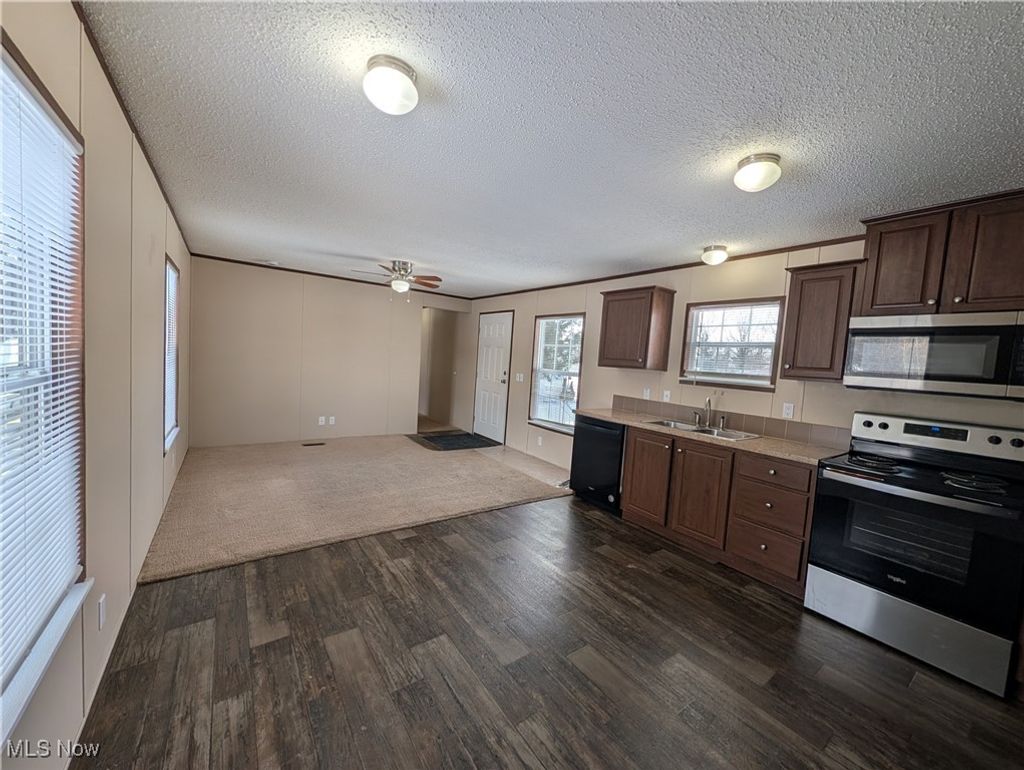 Photo of 235 Chaucer Ct, Elyria, OH 44035 (MLS # 5183304)