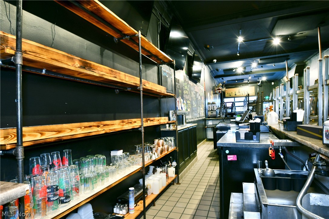 City/Youngstown - Commercial Sale