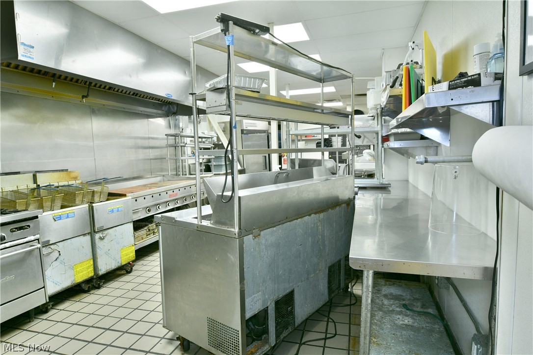 City/Youngstown - Commercial Sale