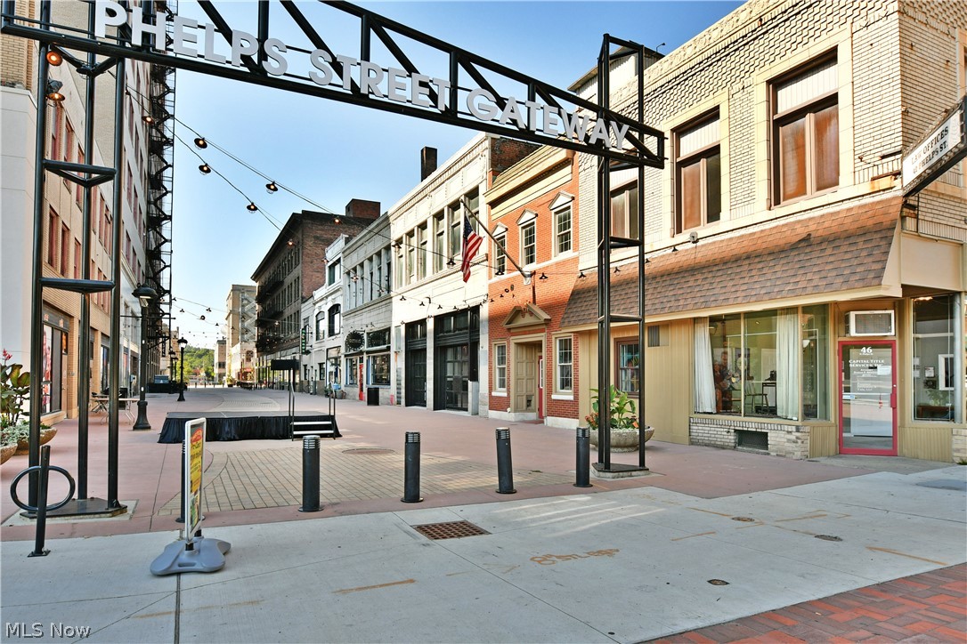 City/Youngstown - Commercial Sale