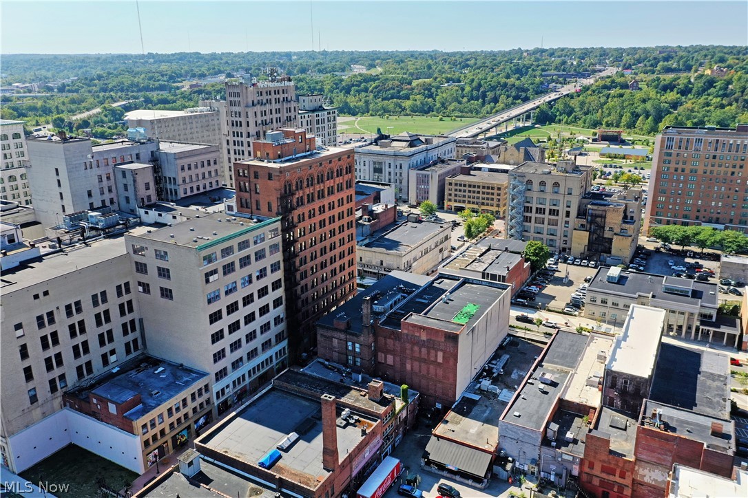 City/Youngstown - Commercial Sale