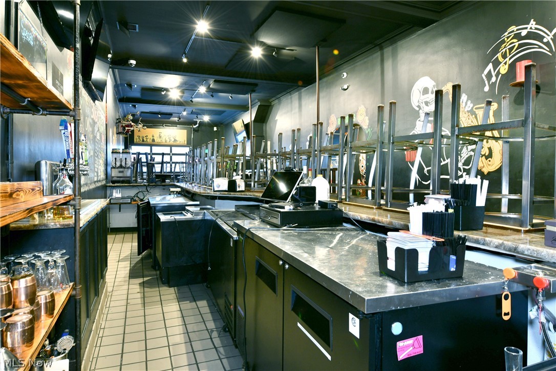 City/Youngstown - Commercial Sale