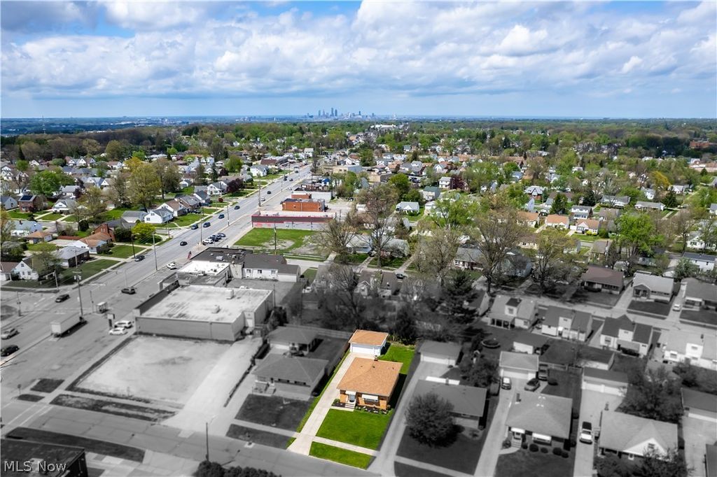 Photo of 12305 Eastwood Boulevard, Garfield Heights, OH 44125 (MLS # 5206129)