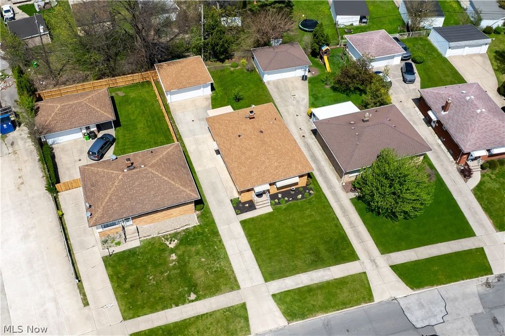 Photo of 12305 Eastwood Boulevard, Garfield Heights, OH 44125 (MLS # 5206129)