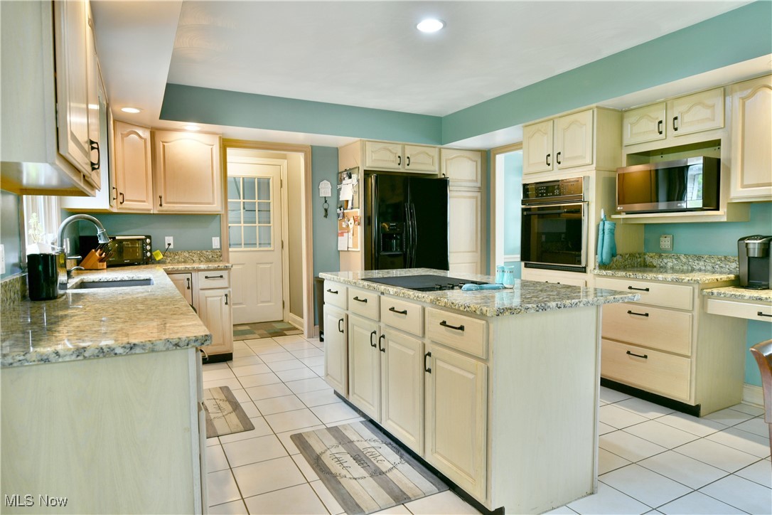 570 Stoneybrook Lane, Canfield, Ohio image 18