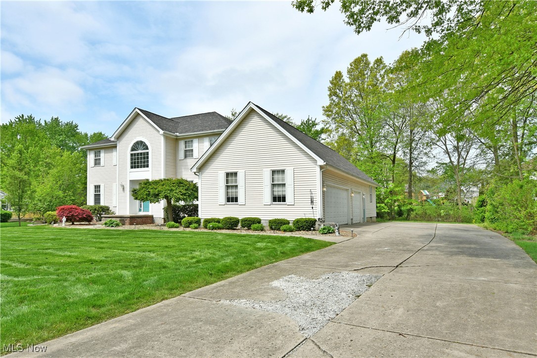 570 Stoneybrook Lane, Canfield, Ohio image 4