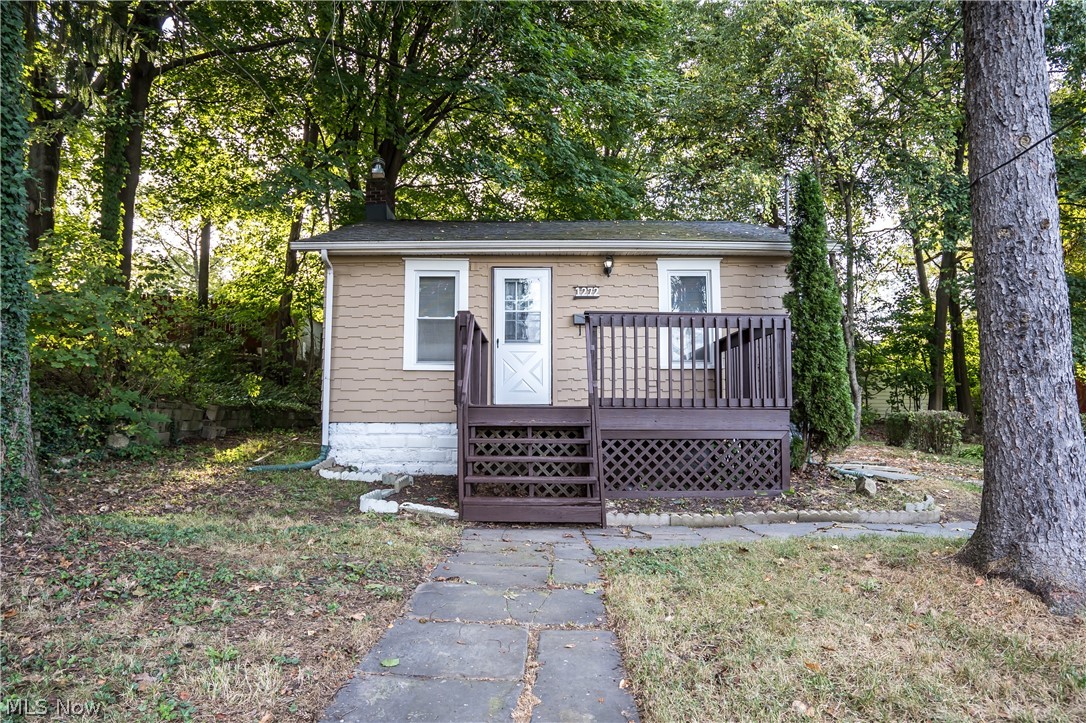 Renovated & updated property! Two bedroom one bathroom bungalow with large front porch, situated in rear of property, overlooking a wooded lot. Many recent updates in the past 2-3 years including roof, windows, bathroom, kitchen, flooring, & paint. Newer furnace & water tank as well as a brand new refrigerator on 2/28/19 and brand new carpet on 9/23/19.
Minutes from Gorge Run Metro Park and the recently constructed Harris-Jackson CLC. Also minutes from Howe avenue shopping & grocery stores.
Full basement with washer/dryer hookup. a great value!