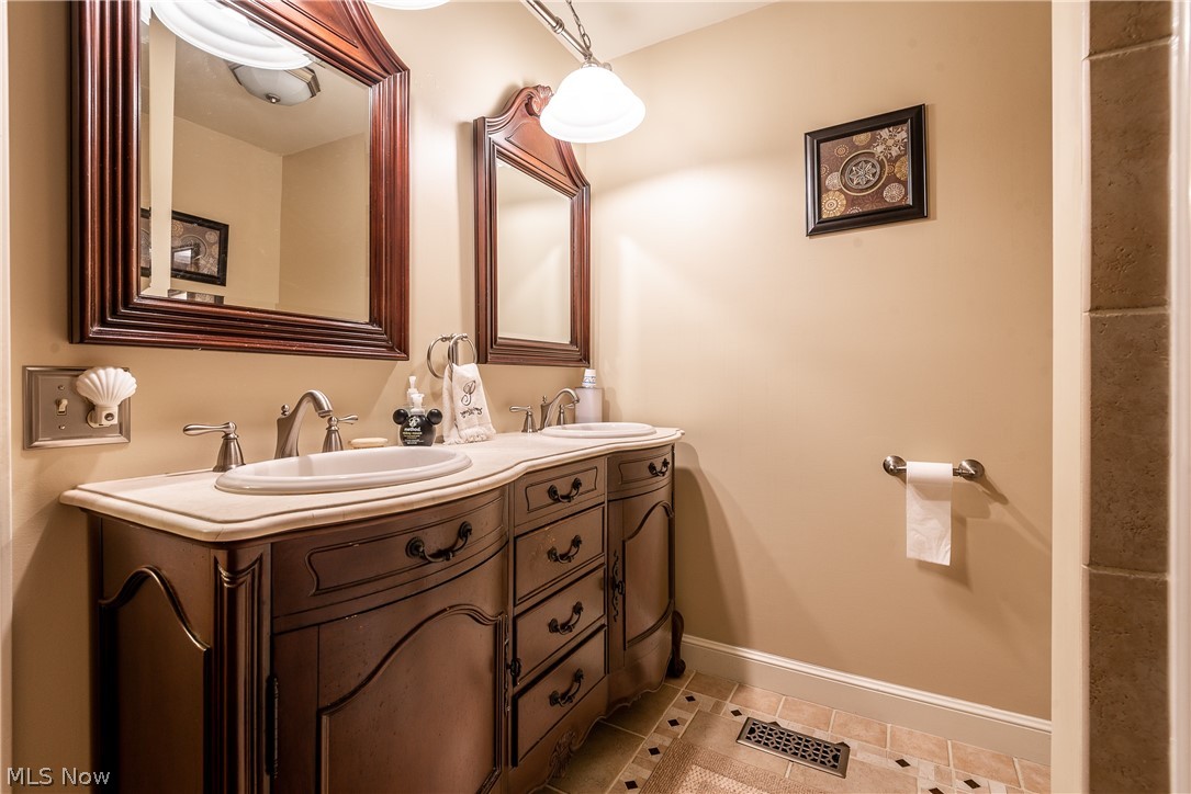 Nottingham Village - Residential