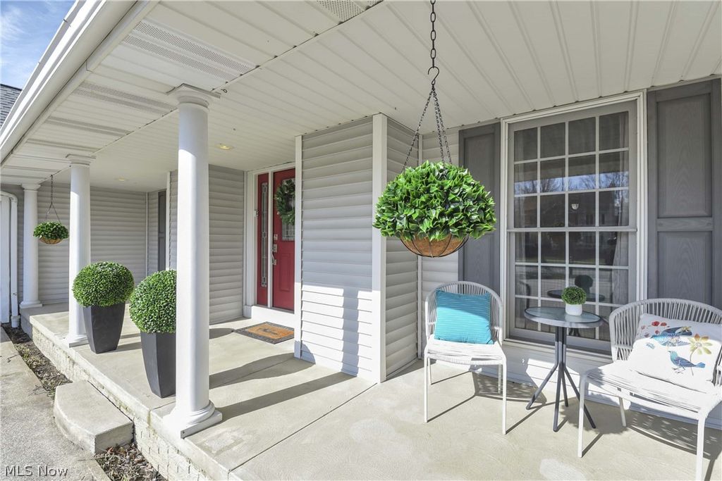 Photo of 19726 Summer Place Drive, Strongsville, OH 44149 (MLS # 5194760)