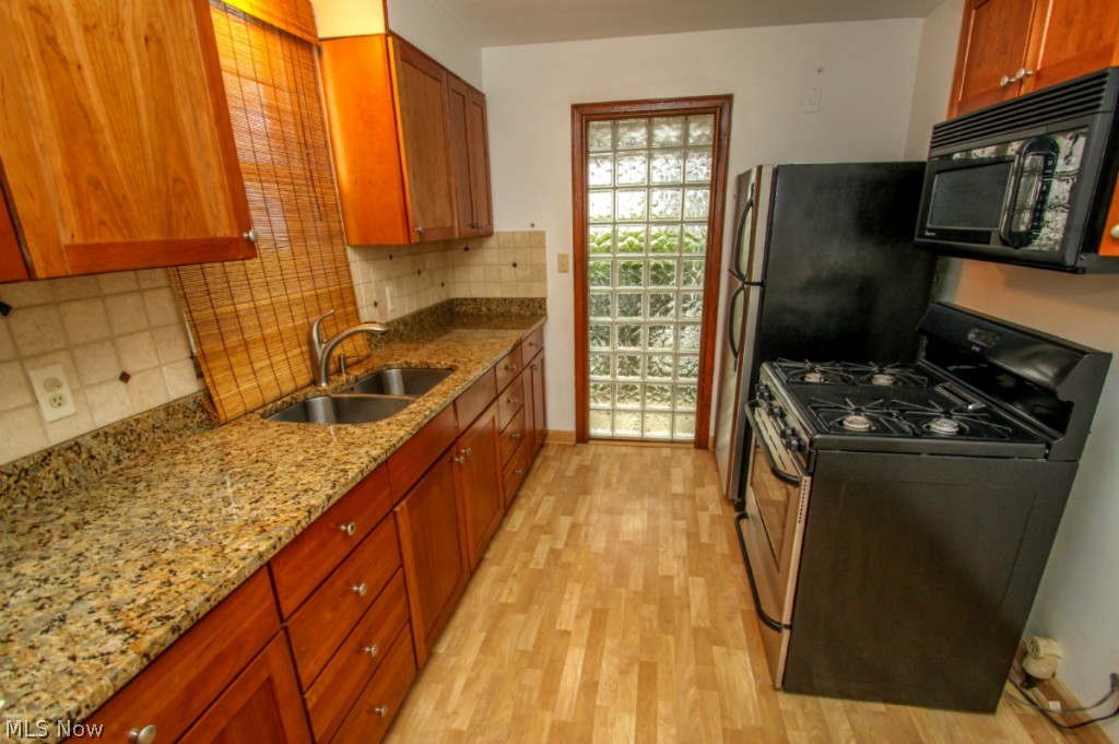 Crestmore Realty Cos Resub - Residential Lease