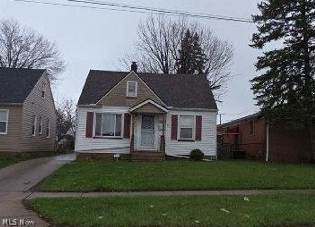 Photo of 15205 Harvard Avenue, Cleveland, OH 44128 (MLS # 5201094)