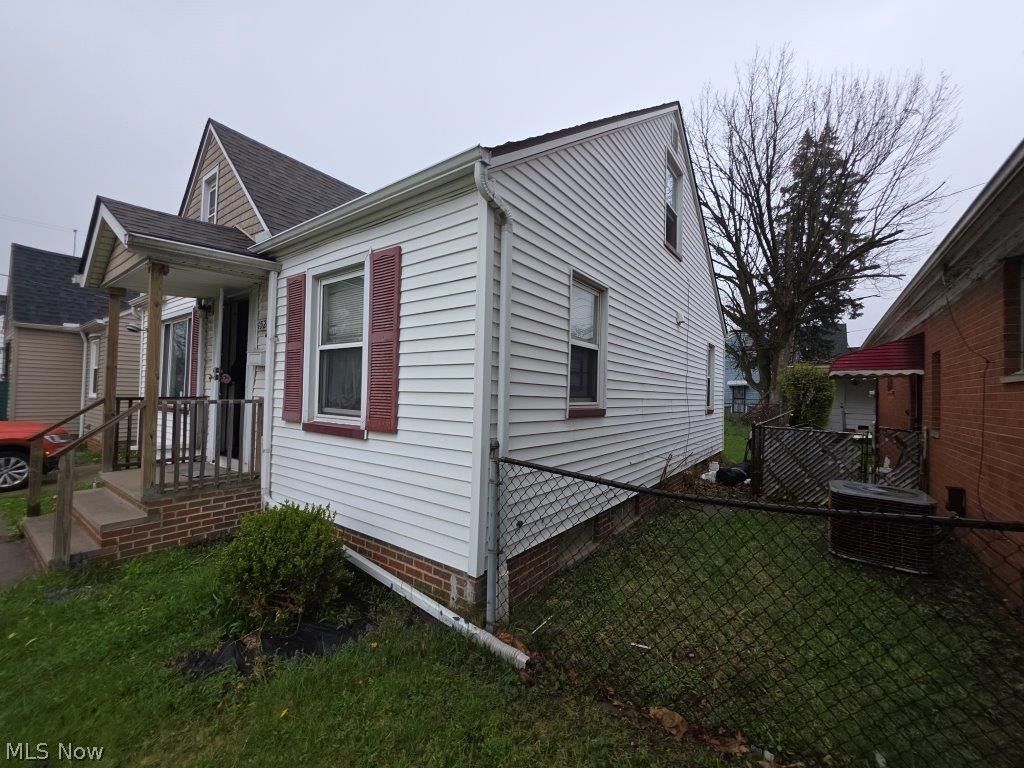 Photo of 15205 Harvard Avenue, Cleveland, OH 44128 (MLS # 5201094)