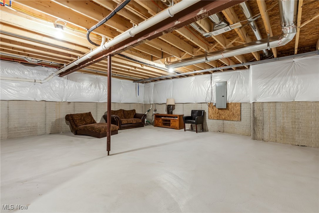 21371 Wilmore Avenue, Euclid, Ohio image 36