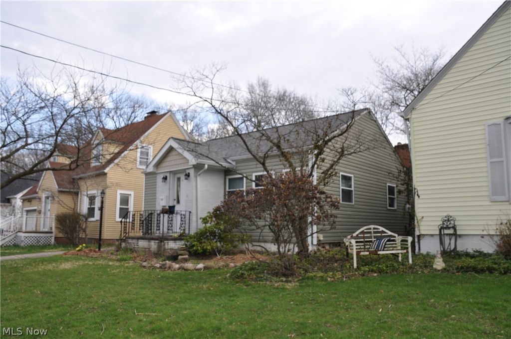 Photo of 175 Harcourt Drive, Akron, OH 44313 (MLS # 5197501)