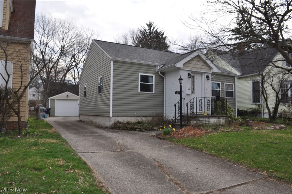 Photo of 175 Harcourt Drive, Akron, OH 44313 (MLS # 5197501)